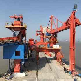 温州鸿顺装卸中转储运项目2X600吨每小时轨道移动式螺旋卸船设备